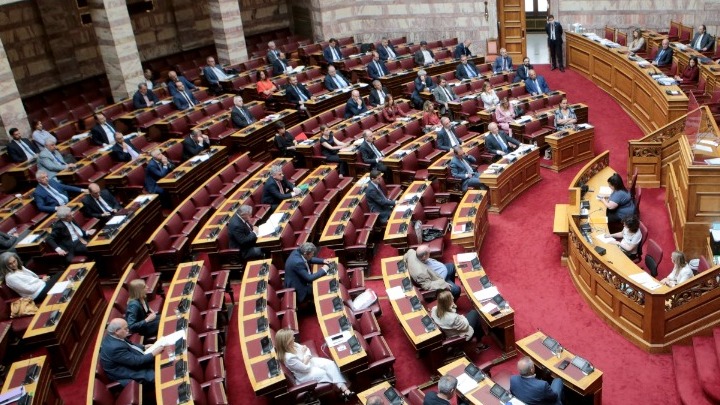 Ψηφίστηκε το νομοσχέδιο του υπουργείου Εργασίας και Κοινωνικών Υποθέσεων