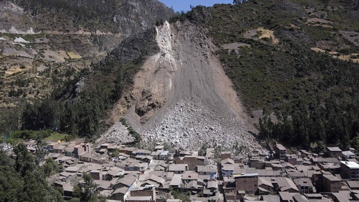 15 νεκροί από τις κατολισθήσεις στο Περού